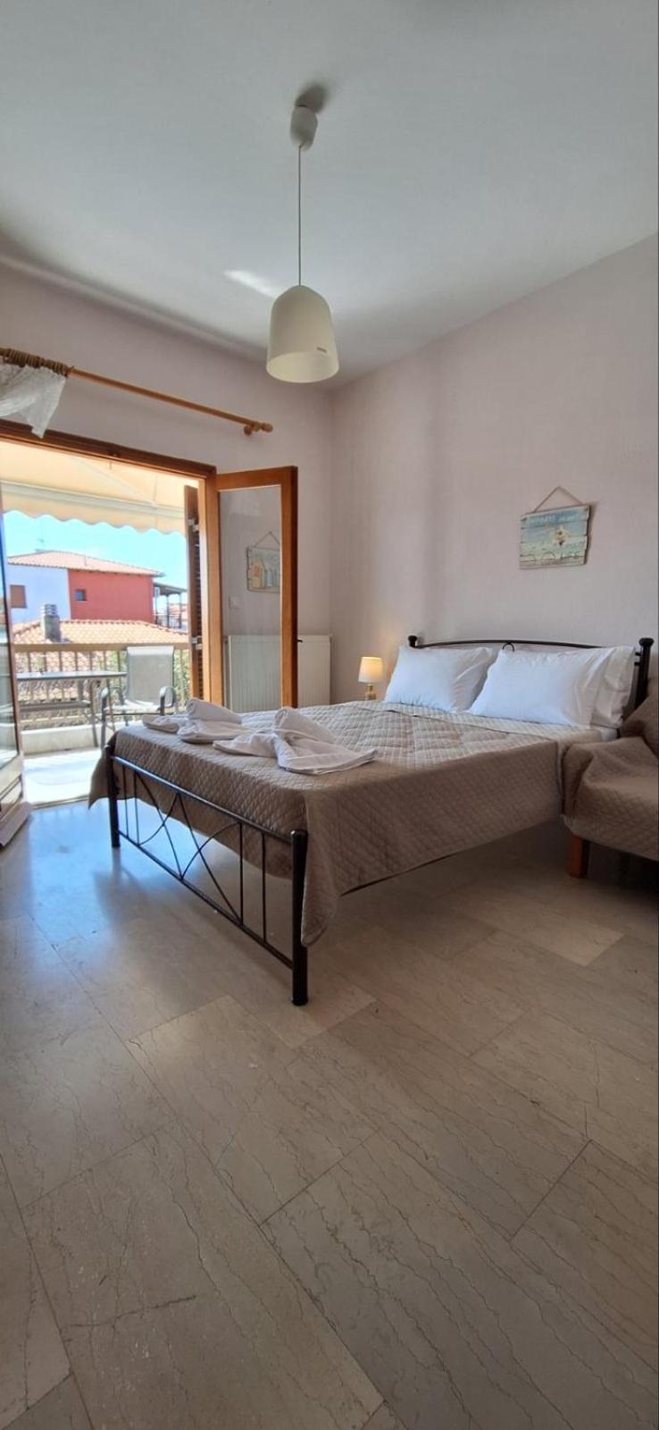 P.A.G Apartments Nea Roda Zimmer foto